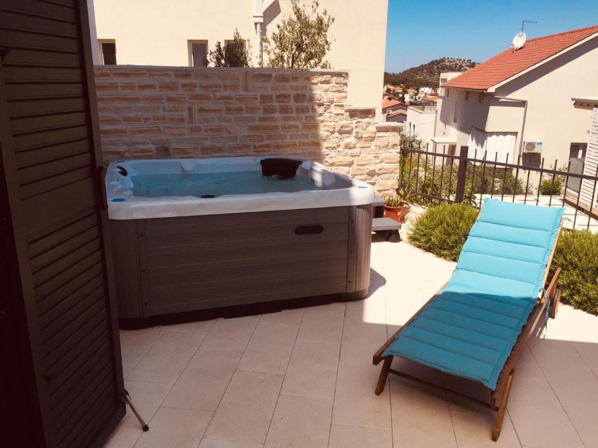 Boutique La Perla Jacuzzi Daire Murter Dış mekan fotoğraf