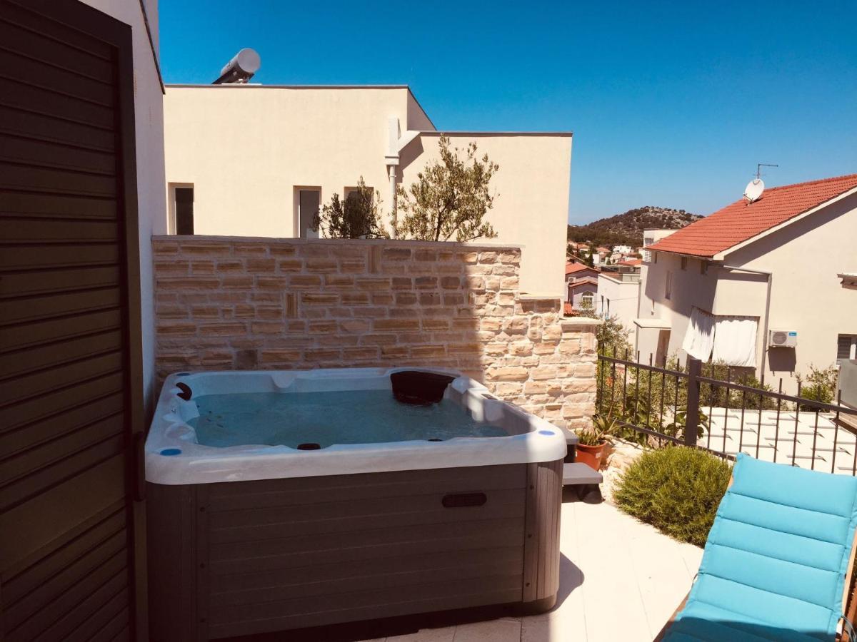 Boutique La Perla Jacuzzi Daire Murter Dış mekan fotoğraf
